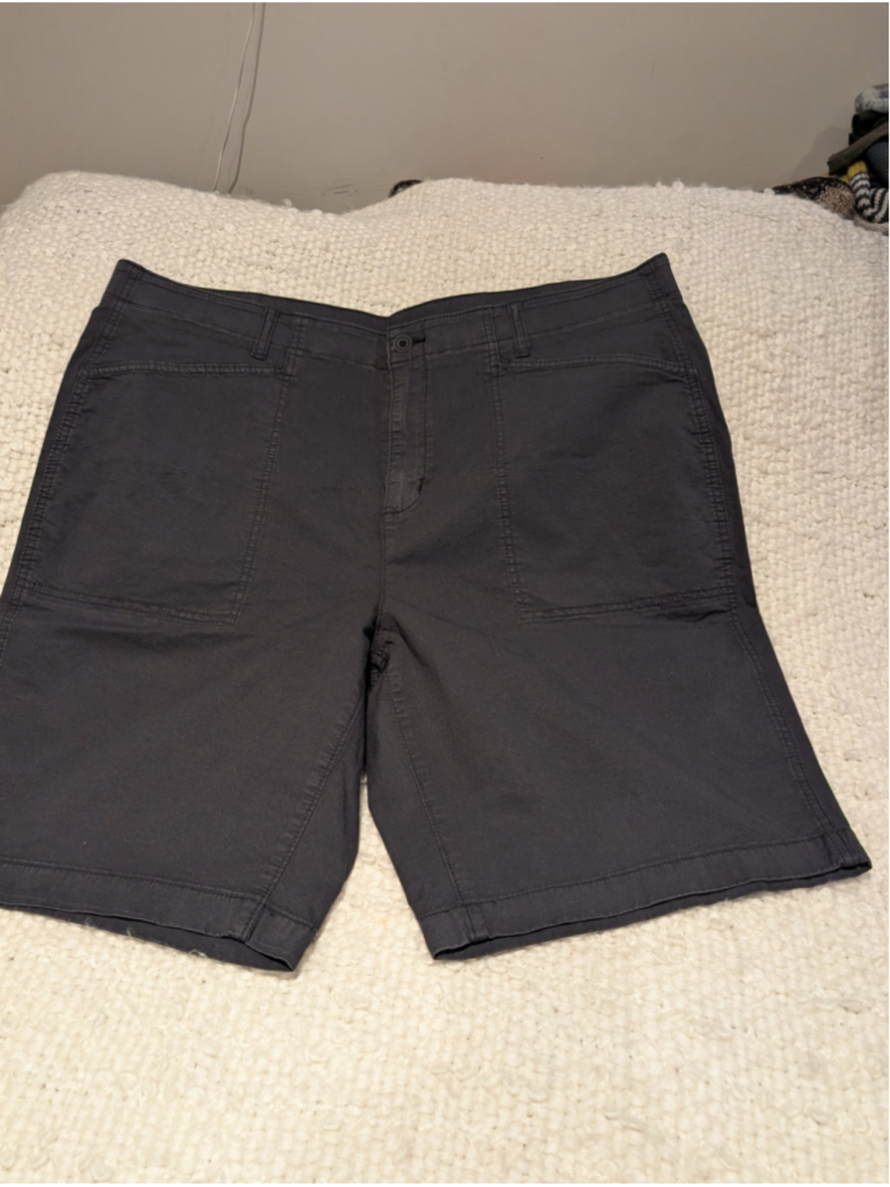 650-Women's Denver Hayes Cargo Shorts Black Size 18